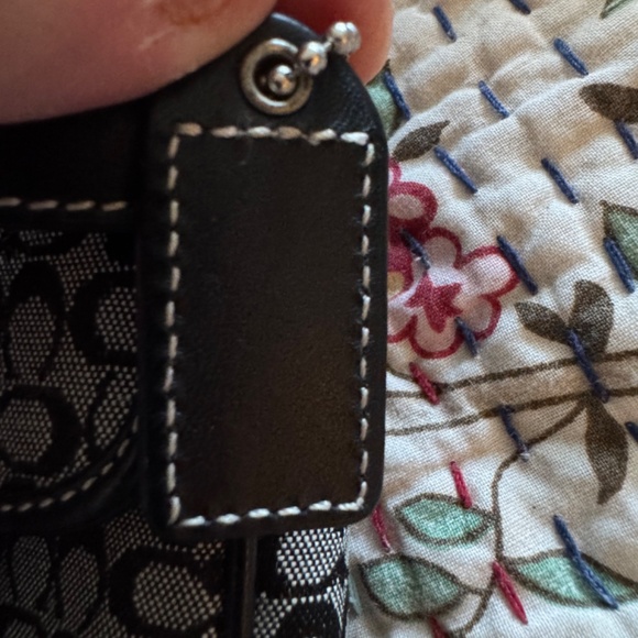 EUC Coach Signature C Crossbody - Picture 7 of 7